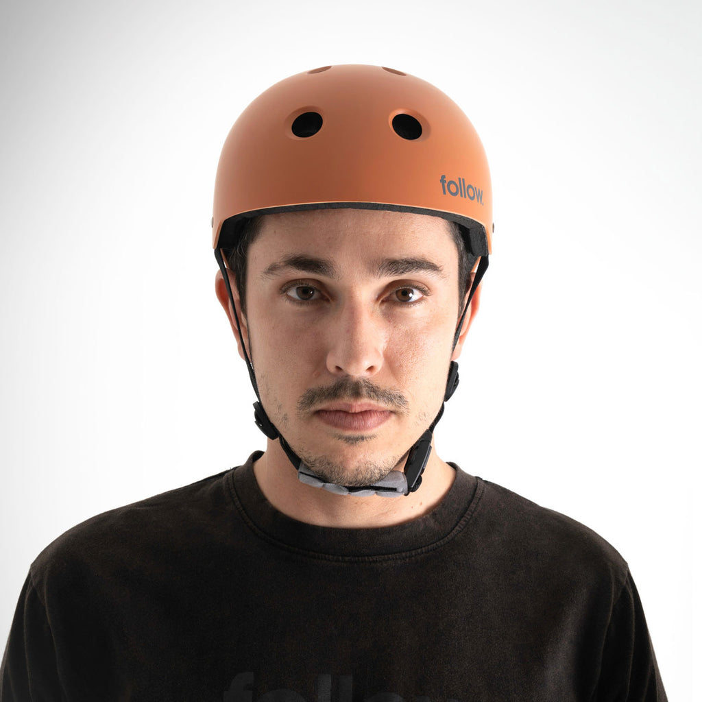 Follow - Pro Helmet - 2022